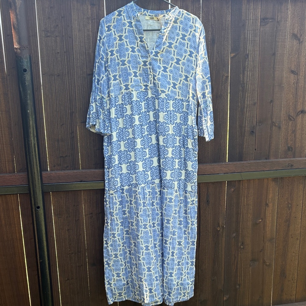 Chic Blue and White Geometric Maxi Dress